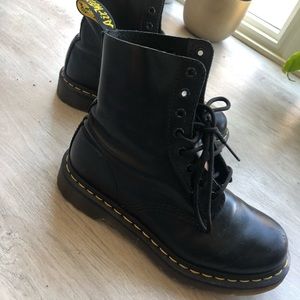 1460 Dr. Martens Boots